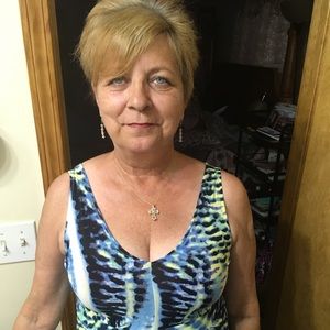 Meet your Posher, Debbie